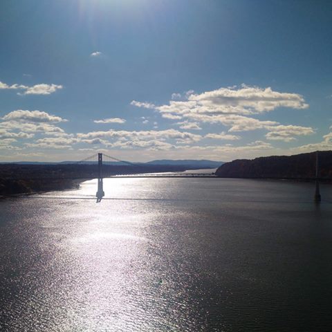 Pensamiento simiente 9 noviembre  2015: … a pesar y en contra de todo, él prosigue su trabajo