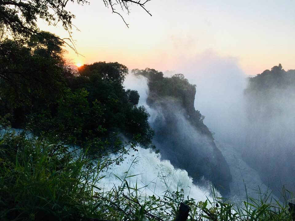 Pensamientos de abril: nuestra alma debe abrirse a los rayos del Espíritu divino