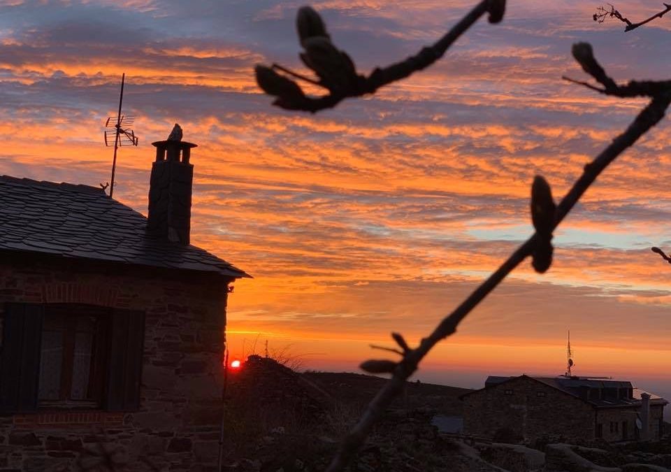 Pensamientos de abril: elevaros hasta una cima…