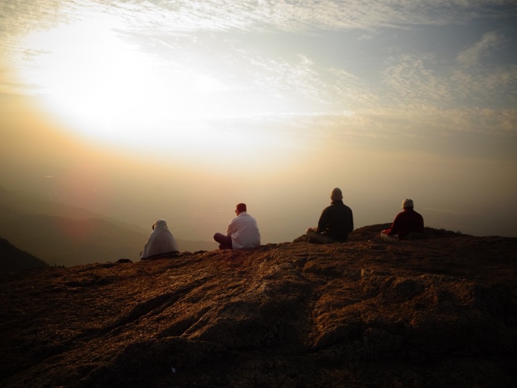 Pensamientos de octubre: mantener vuestro pensamiento en el mundo divino